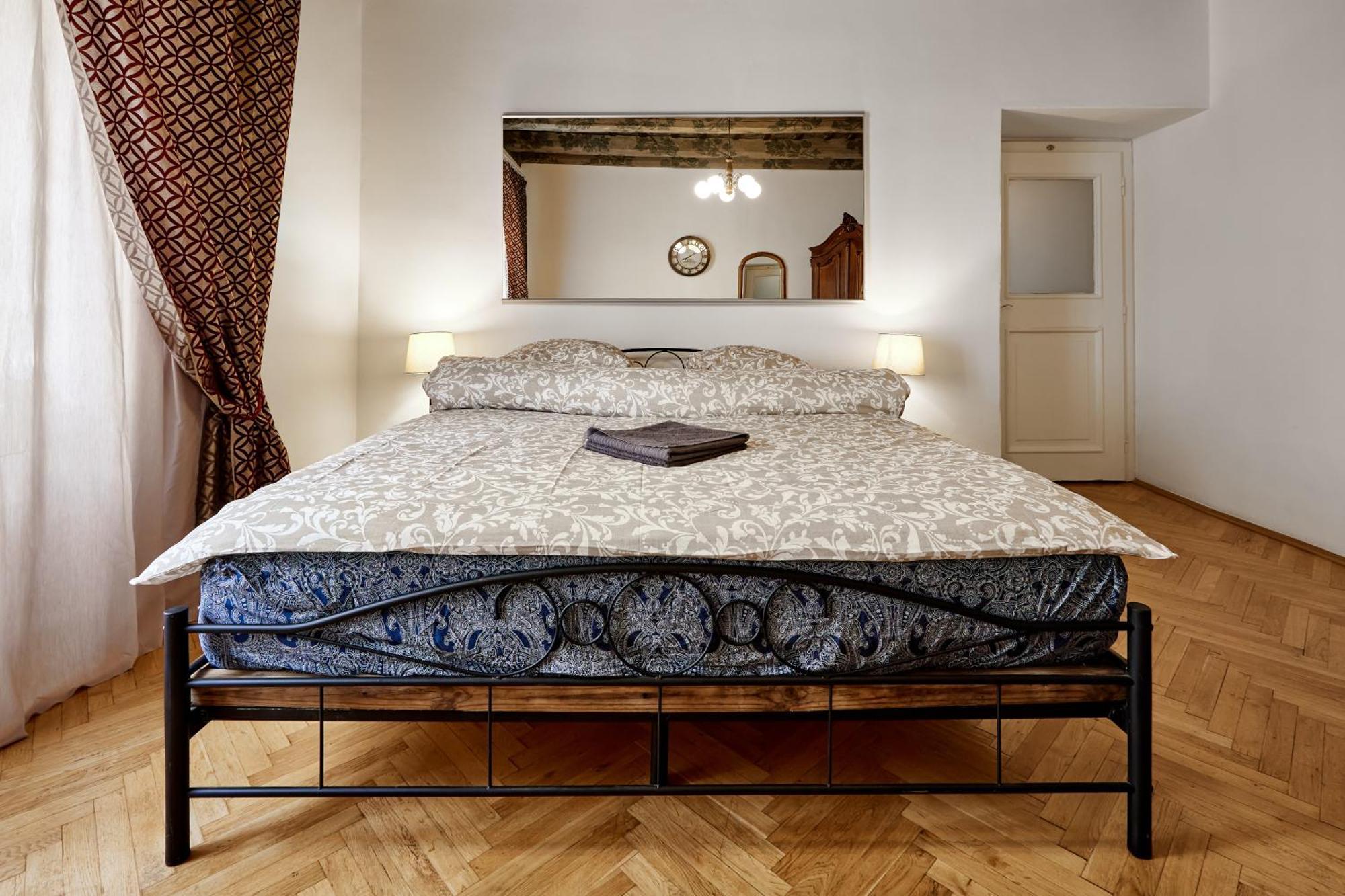 Apartmán At The Blue Lion & Parking Assistance Praha Exteriér fotografie