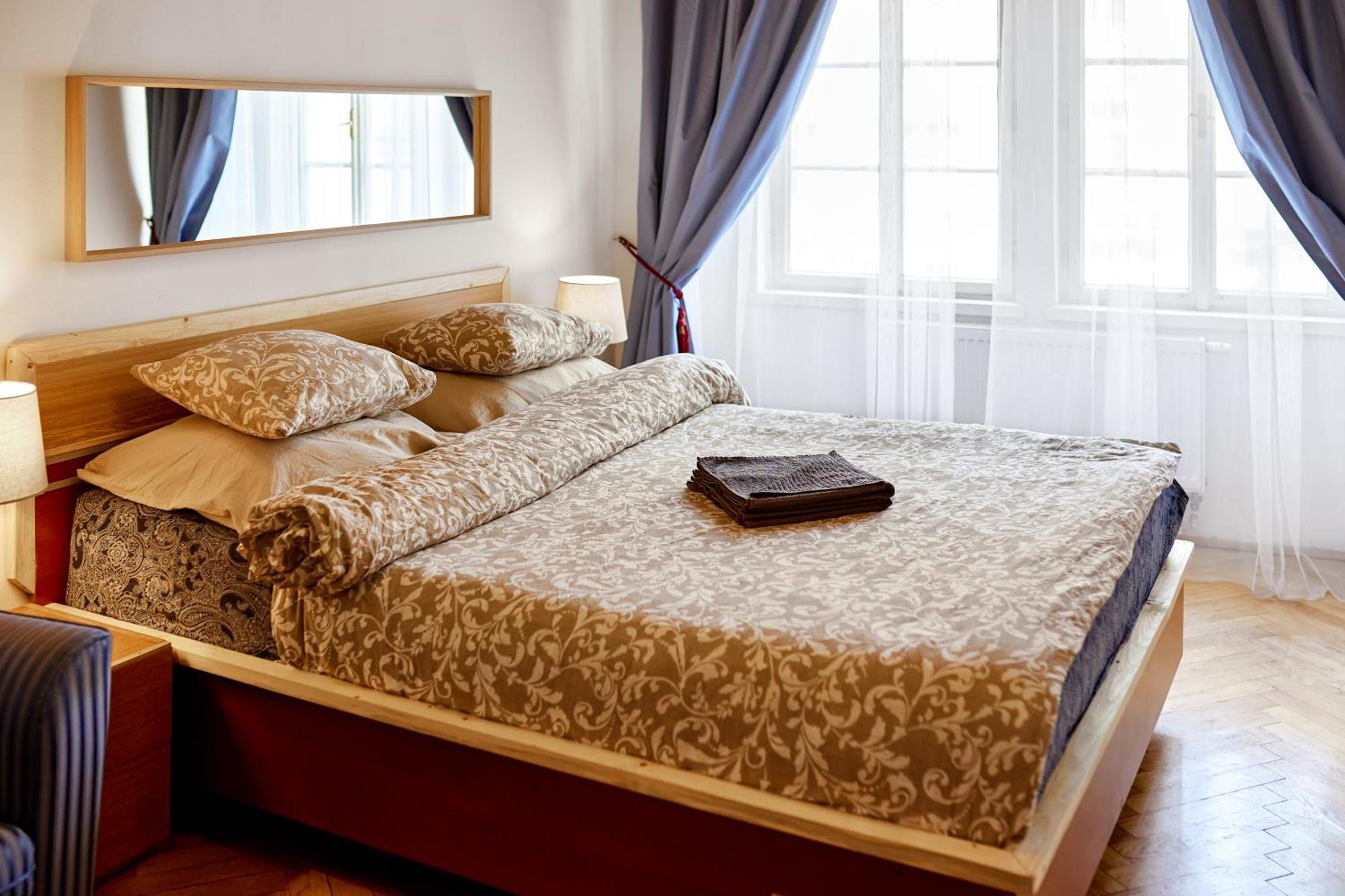 Apartmán At The Blue Lion & Parking Assistance Praha Exteriér fotografie