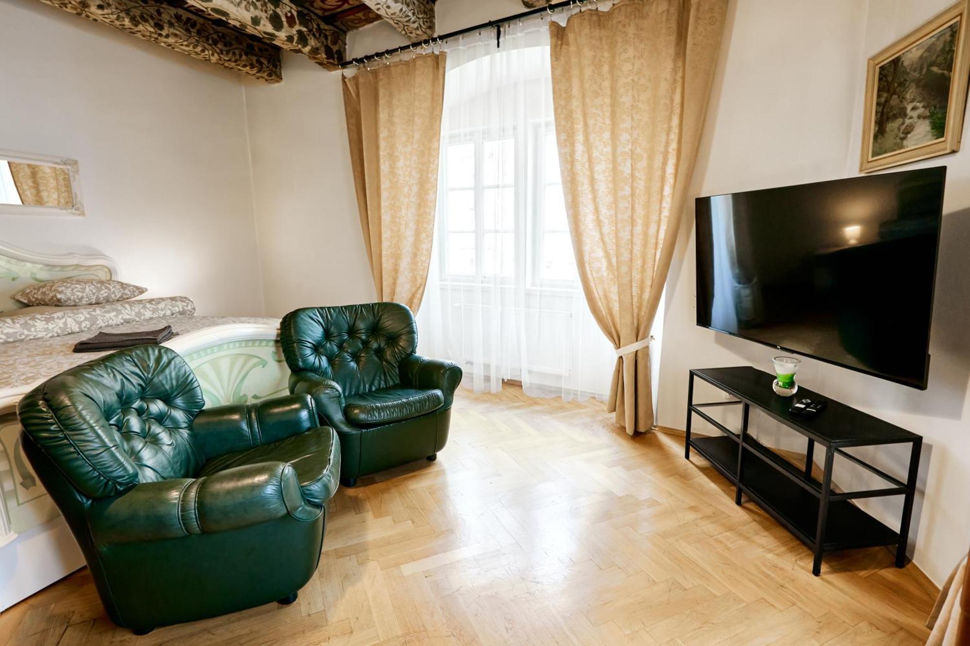 Apartmán At The Blue Lion & Parking Assistance Praha Exteriér fotografie