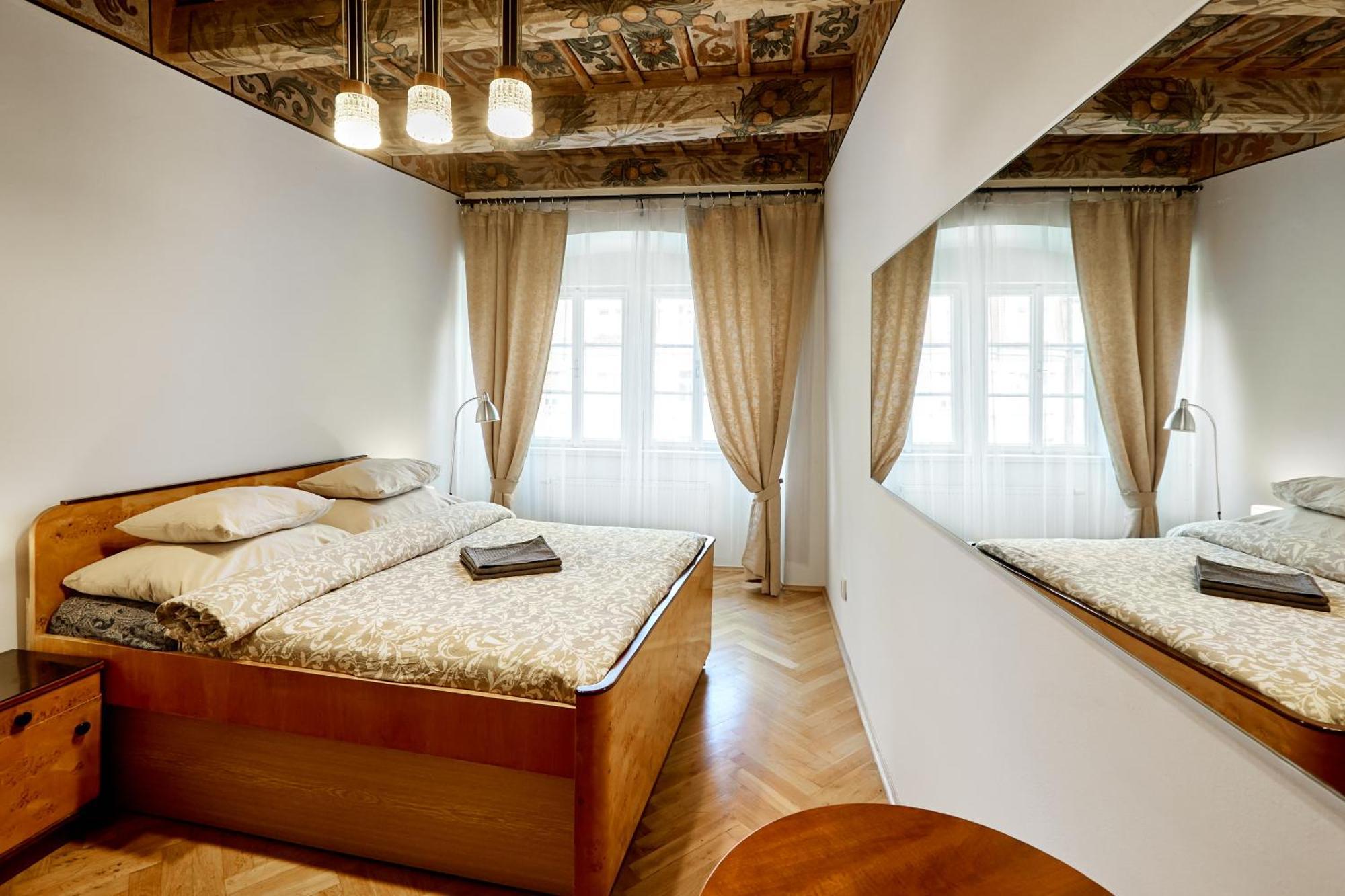 Apartmán At The Blue Lion & Parking Assistance Praha Exteriér fotografie