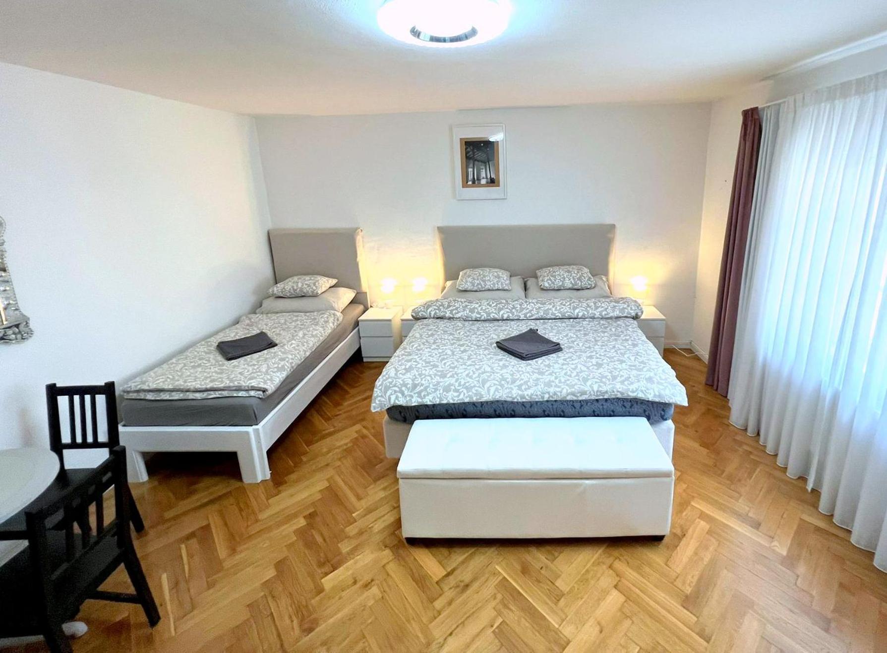 Apartmán At The Blue Lion & Parking Assistance Praha Exteriér fotografie
