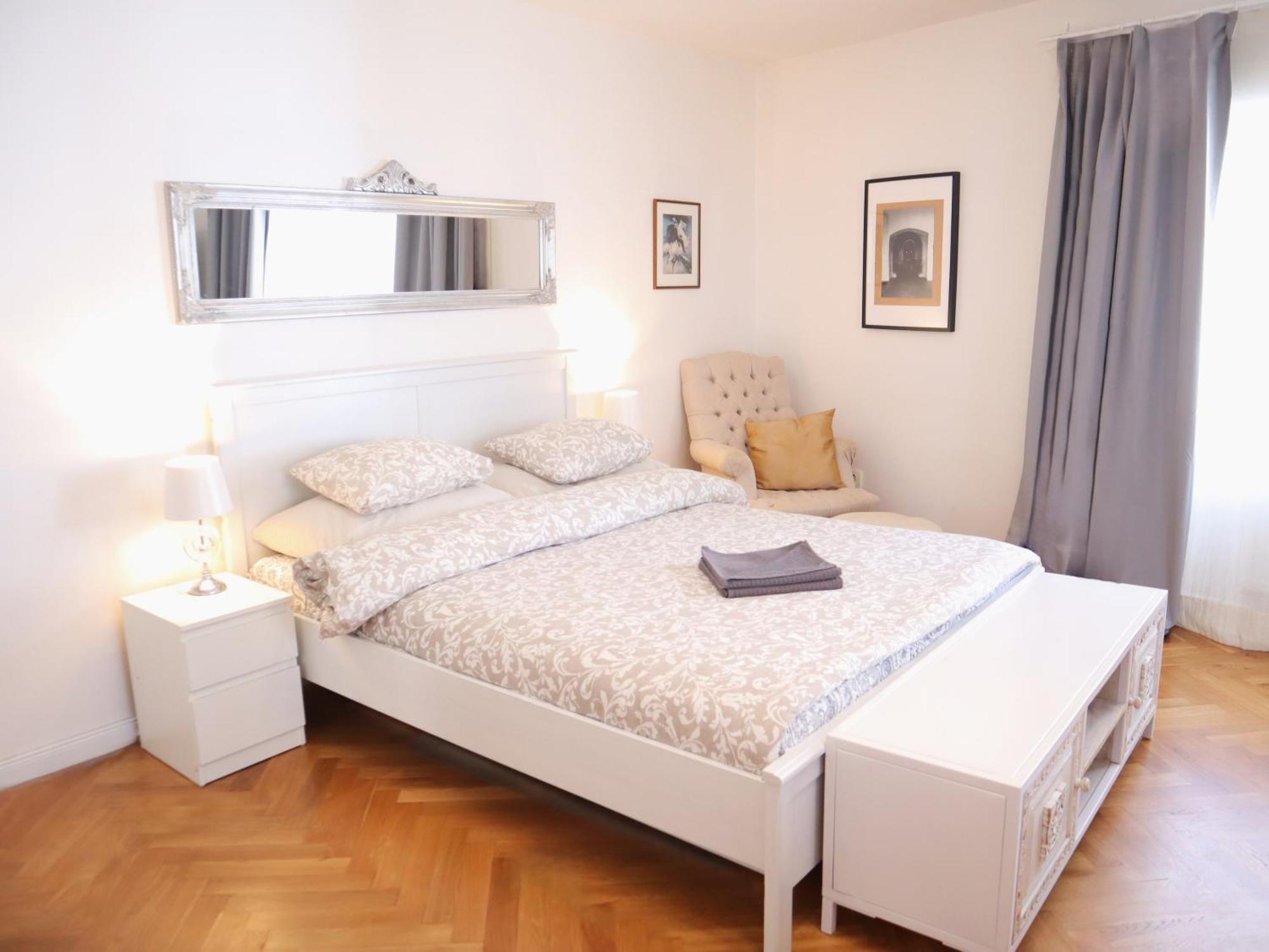 Apartmán At The Blue Lion & Parking Assistance Praha Exteriér fotografie