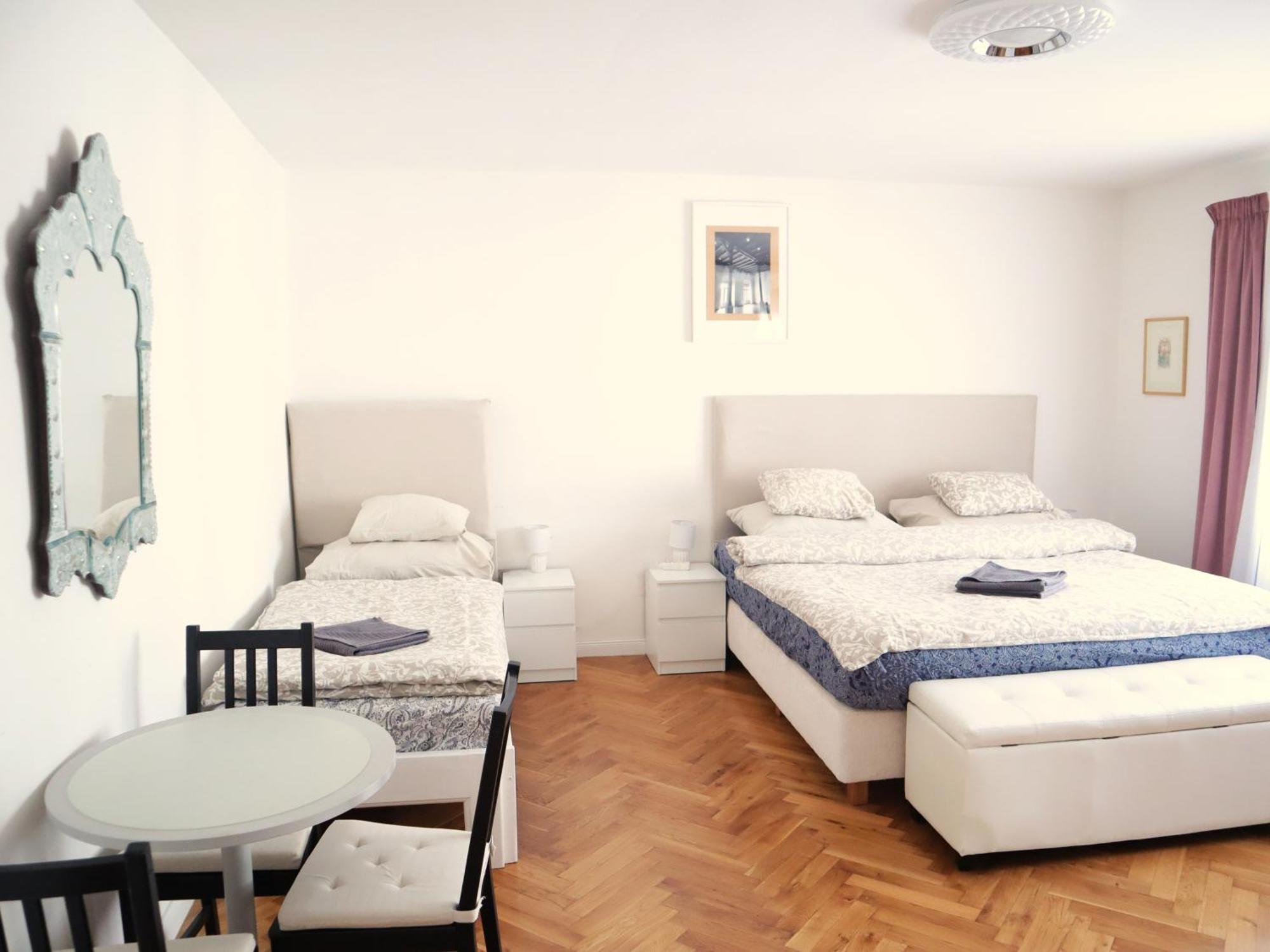 Apartmán At The Blue Lion & Parking Assistance Praha Exteriér fotografie
