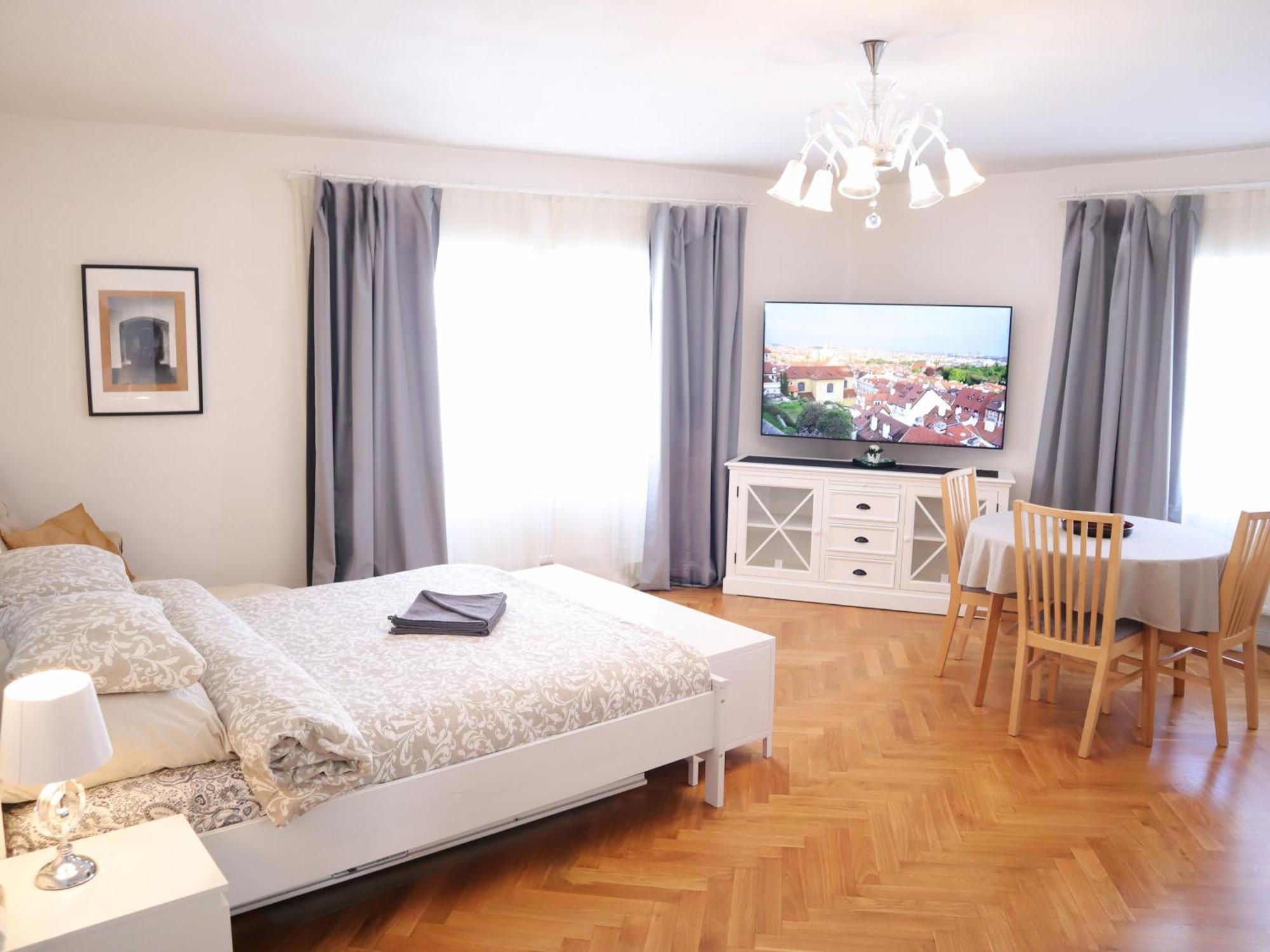 Apartmán At The Blue Lion & Parking Assistance Praha Exteriér fotografie